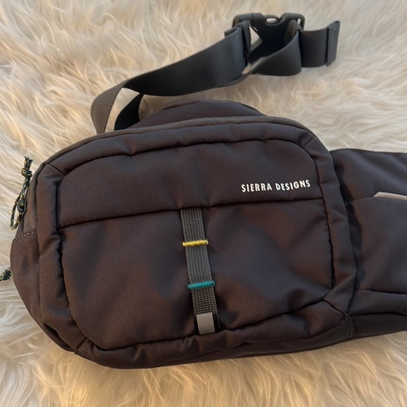SOLD-High Sierra waist bag/ hip pack /belt bag - Picture 6 of 6